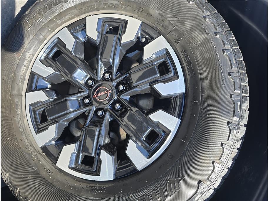 2022 Nissan Frontier Crew Cab PRO-X Pickup 4D 5 ft