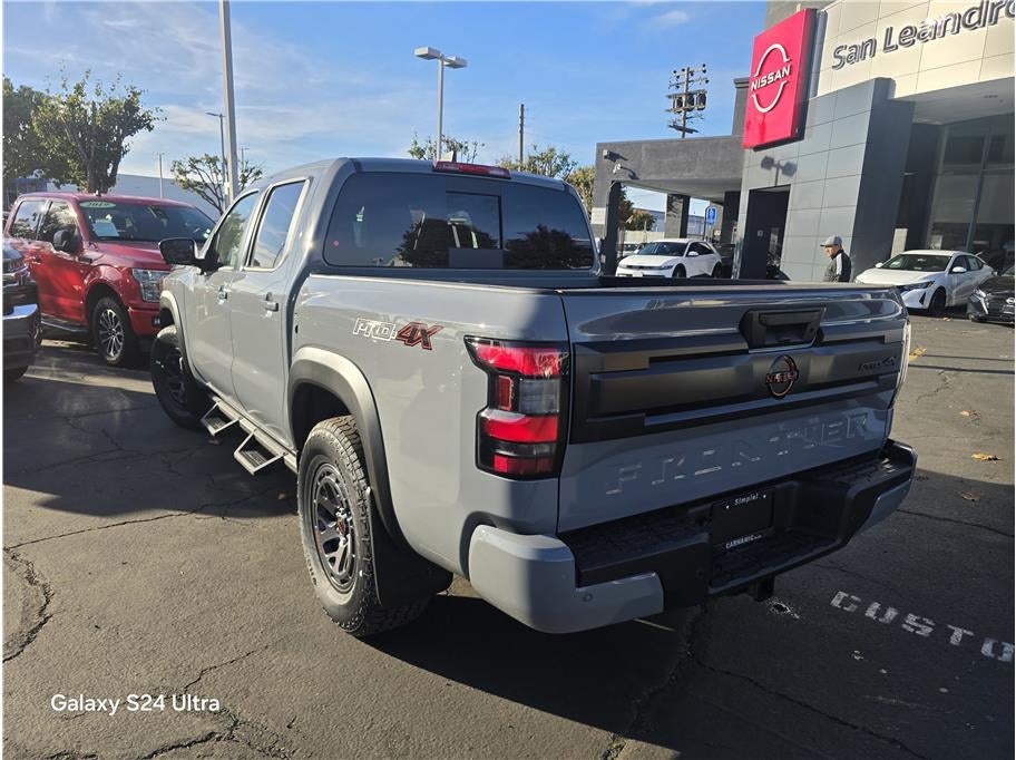 2026 Nissan Frontier Crew Cab PRO-4X Pickup 4D 5 ft