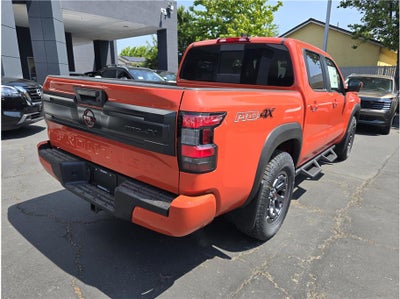 2025 Nissan Frontier Crew Cab PRO-4X Pickup 4D 5 ft