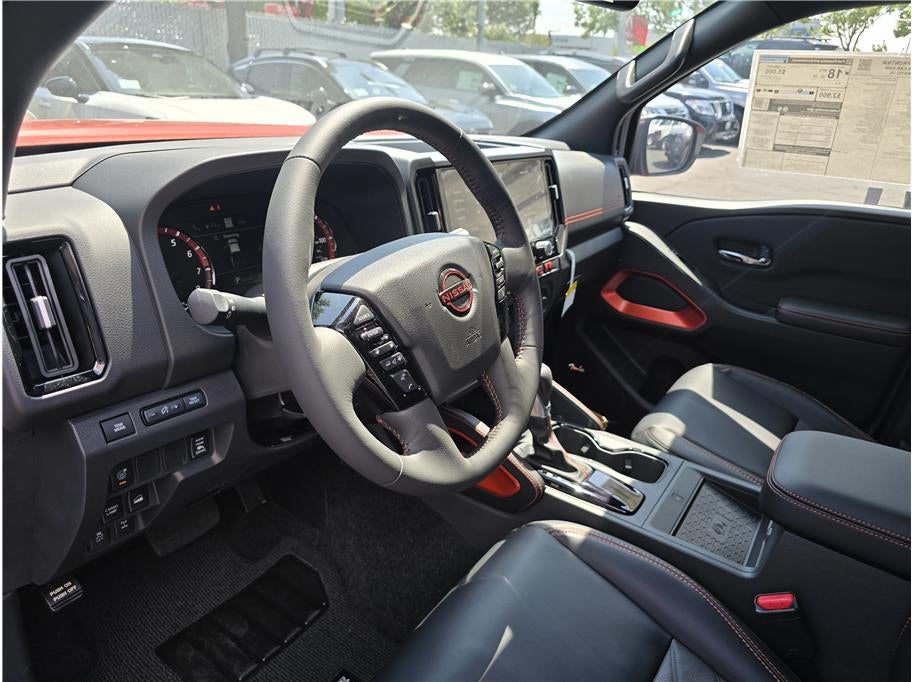 2025 Nissan Frontier Crew Cab PRO-4X Pickup 4D 5 ft