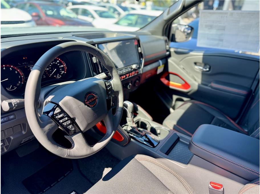 2025 Nissan Frontier Crew Cab PRO-4X Pickup 4D 5 ft