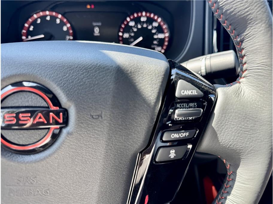 2025 Nissan Frontier Crew Cab PRO-4X Pickup 4D 5 ft