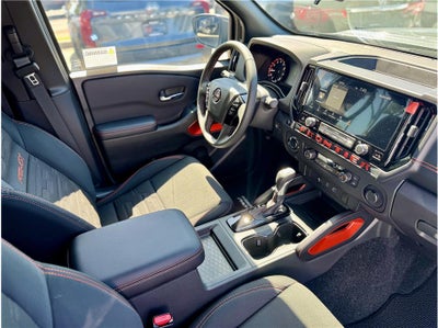 2025 Nissan Frontier Crew Cab PRO-4X Pickup 4D 5 ft