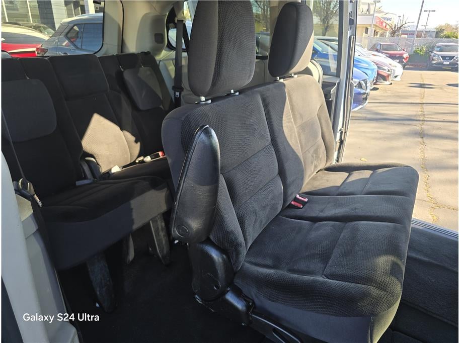 2017 Dodge Grand Caravan Passenger SE Minivan 4D