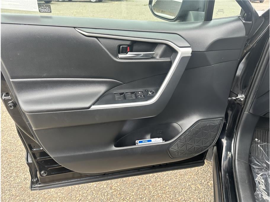 2020 Toyota RAV4 XLE Sport Utility 4D