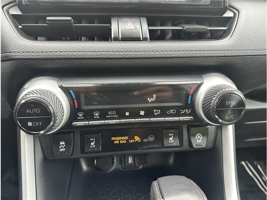 2020 Toyota RAV4 XLE Sport Utility 4D