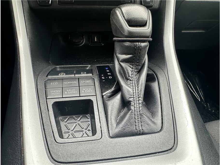 2020 Toyota RAV4 XLE Sport Utility 4D
