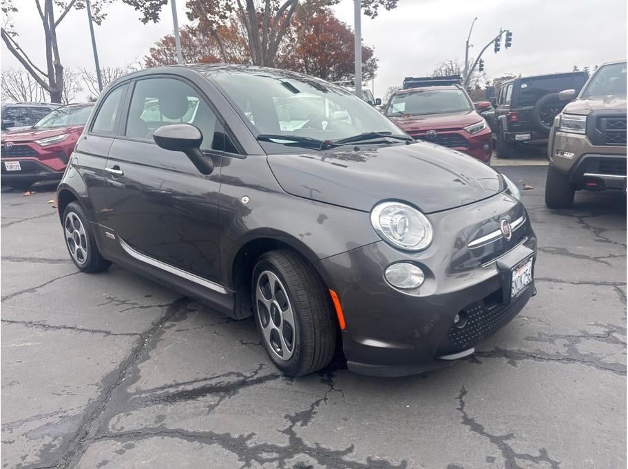 2019 FIAT 500e Hatchback 2D