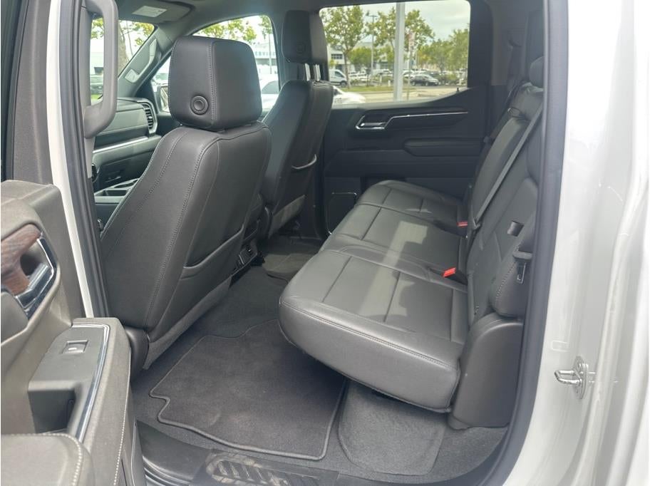 2024 GMC Sierra 1500 Crew Cab SLT Pickup 4D 5 3/4 ft