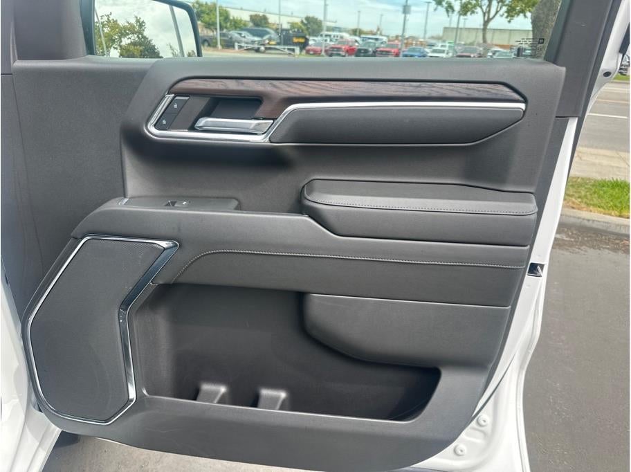 2024 GMC Sierra 1500 Crew Cab SLT Pickup 4D 5 3/4 ft