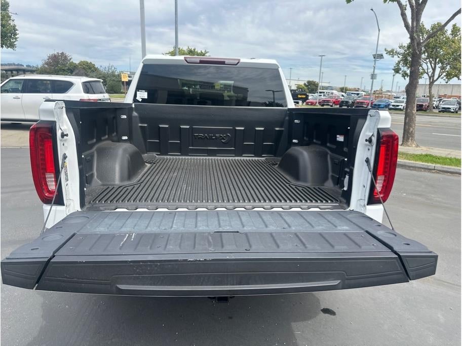 2024 GMC Sierra 1500 Crew Cab SLT Pickup 4D 5 3/4 ft