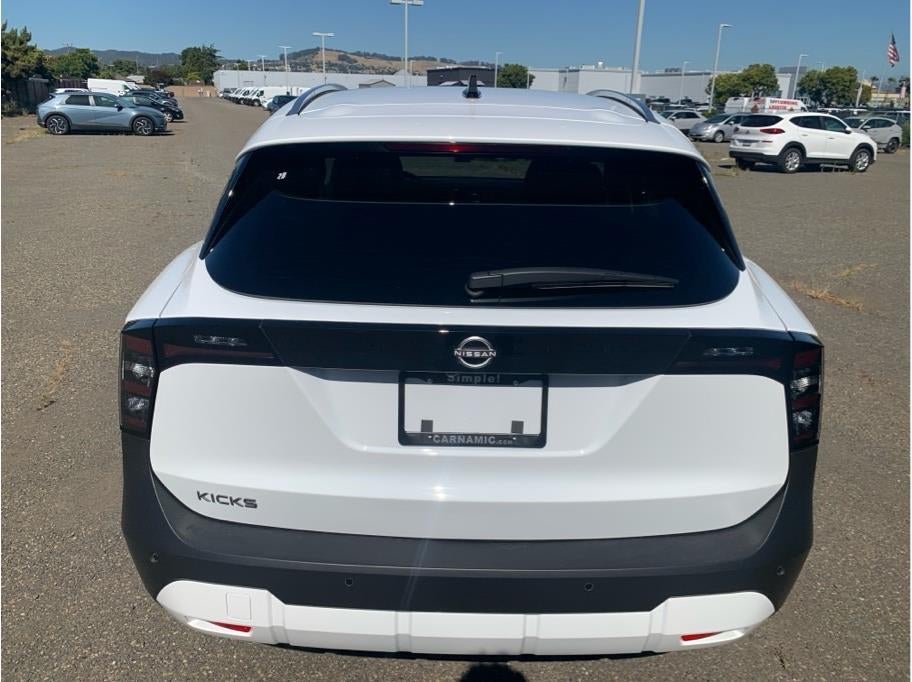 2026 Nissan Kicks SV
