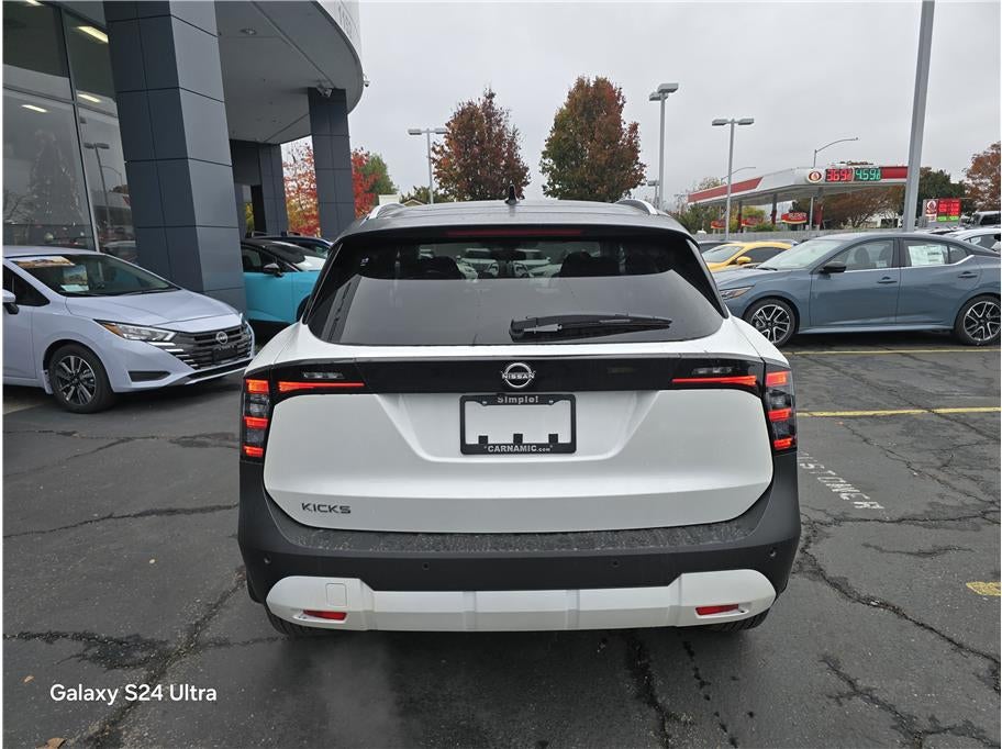 2026 Nissan Kicks SV Sport Utility 4D