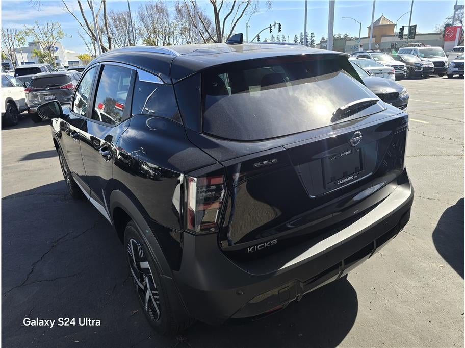 2026 Nissan Kicks SV Sport Utility 4D