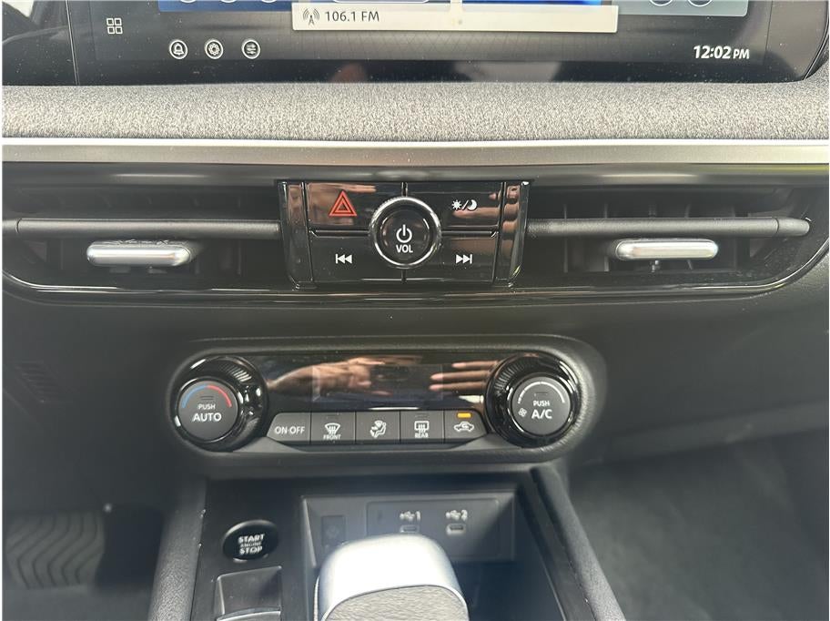 2026 Nissan Kicks SV Sport Utility 4D