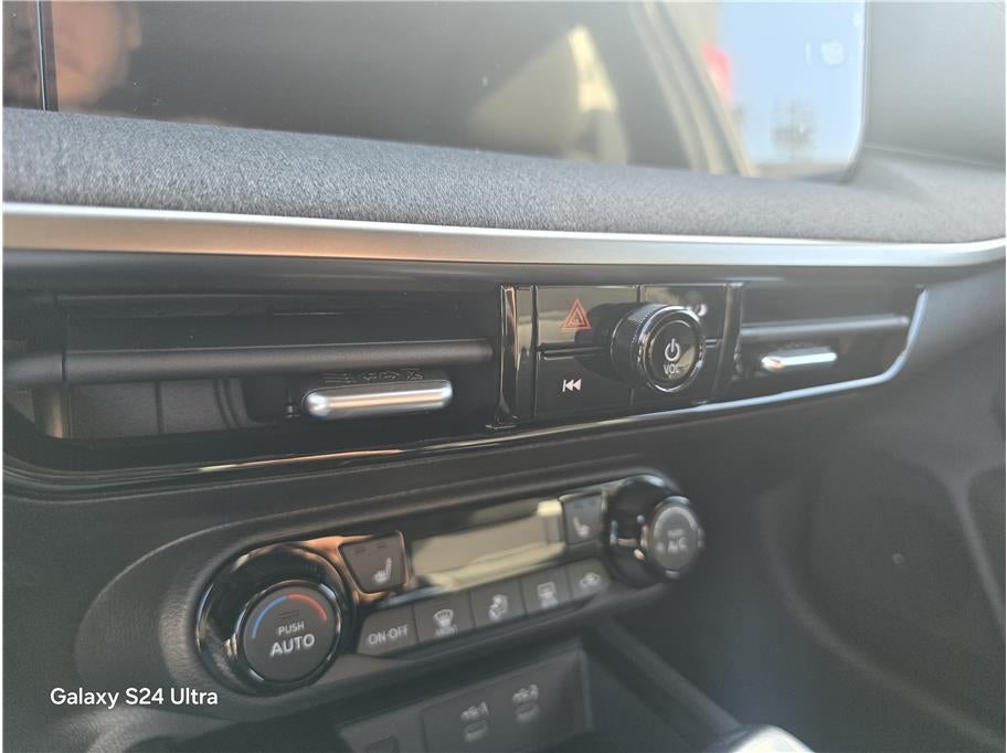 2026 Nissan Kicks SV Sport Utility 4D