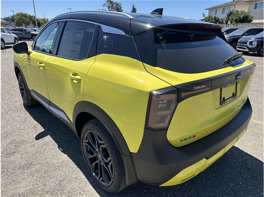 2026 Nissan Kicks SR