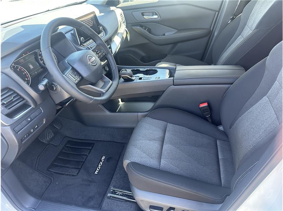 2026 Nissan Rogue SV Sport Utility 4D