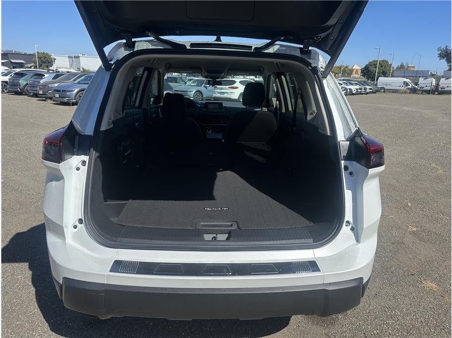 2026 Nissan Rogue SV Sport Utility 4D