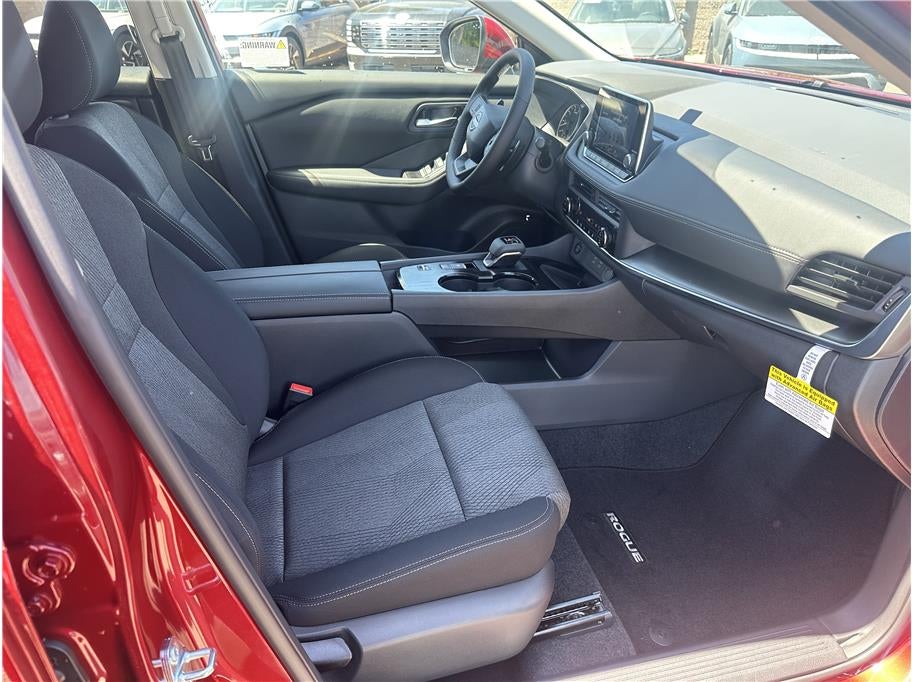 2026 Nissan Rogue SV (2026.5) Sport Utility 4D