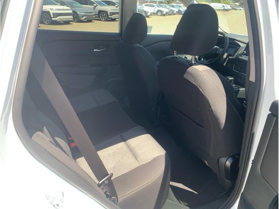 2026 Nissan Rogue SV (2026.5) Sport Utility 4D