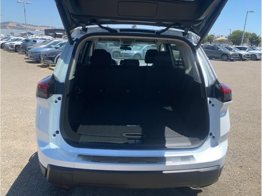 2026 Nissan Rogue SV (2026.5) Sport Utility 4D