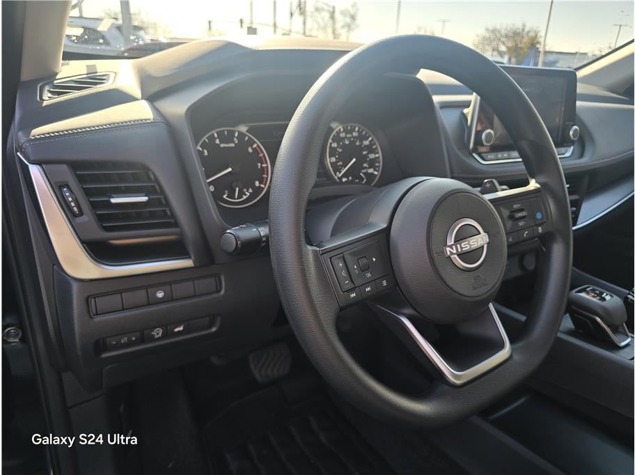 2024 Nissan Rogue SV Sport Utility 4D