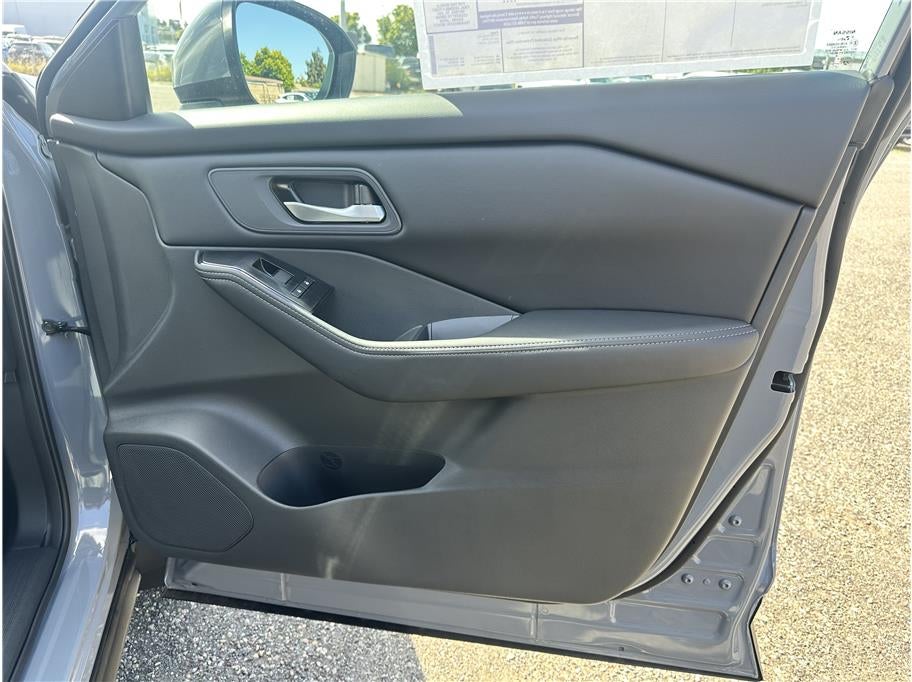 2026 Nissan Rogue SV Sport Utility 4D