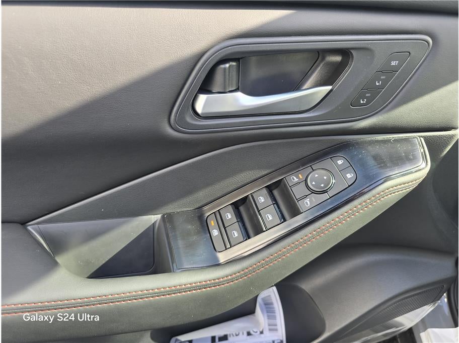 2026 Nissan Rogue SV Sport Utility 4D