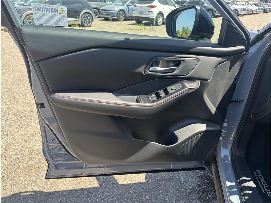 2026 Nissan Rogue SV (2026.5) Sport Utility 4D