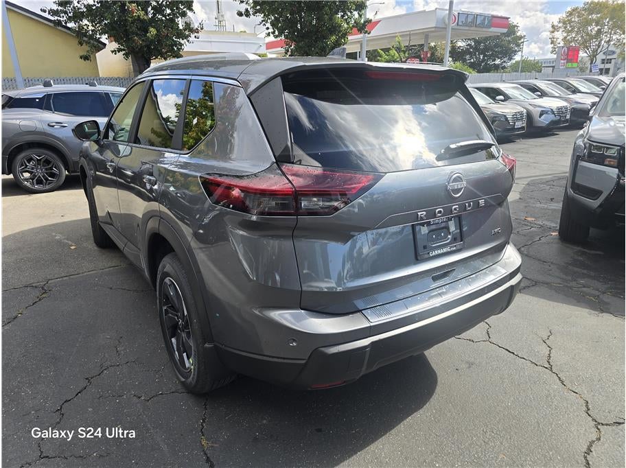 2026 Nissan Rogue SV Sport Utility 4D