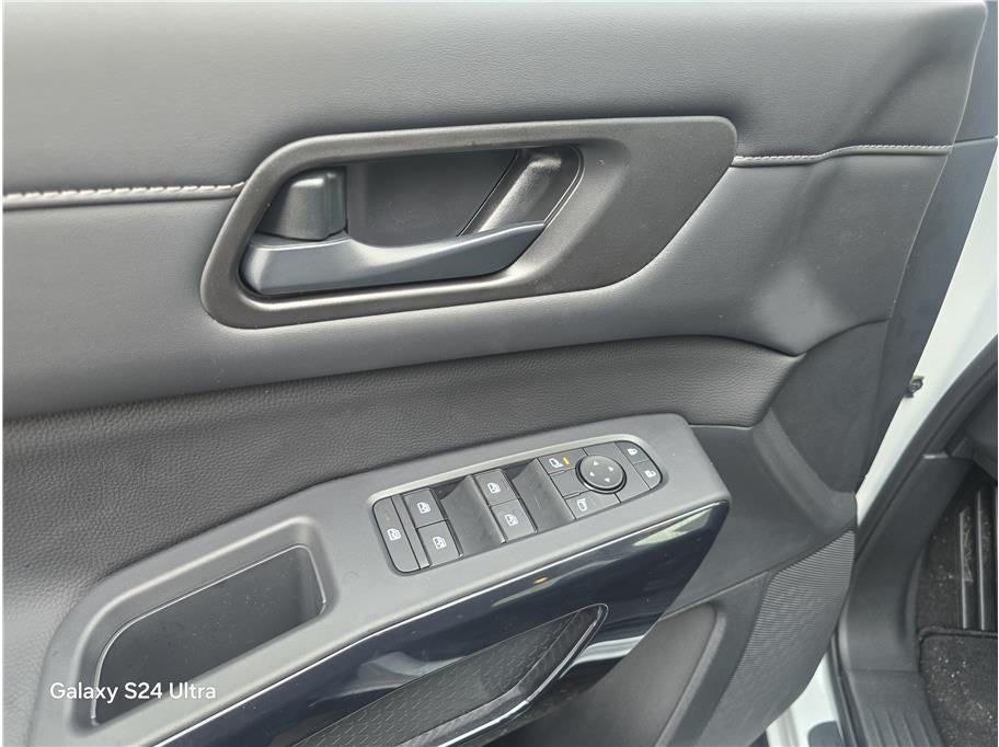 2025 Nissan Pathfinder SV Sport Utility 4D