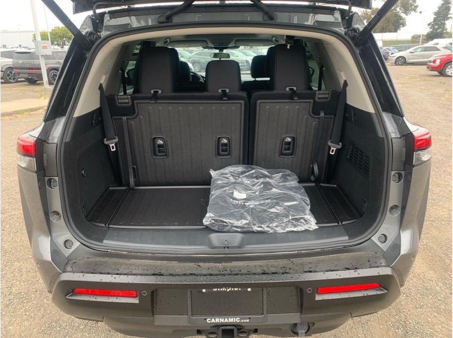 2026 Nissan Pathfinder SV Sport Utility 4D