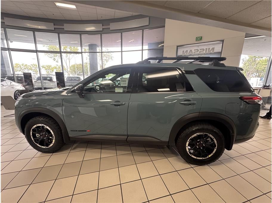 2026 Nissan Pathfinder SV Sport Utility 4D