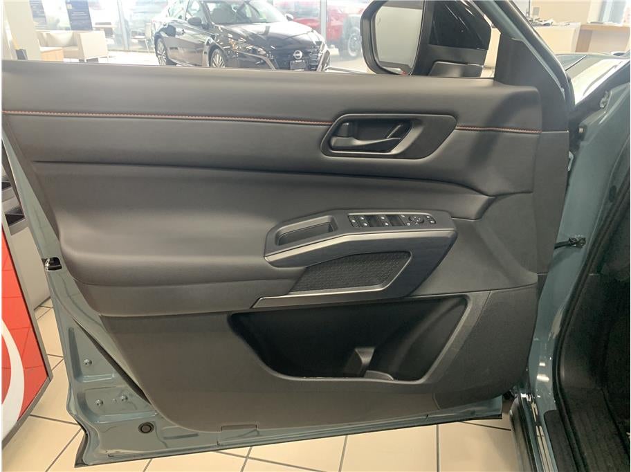 2026 Nissan Pathfinder SV Sport Utility 4D