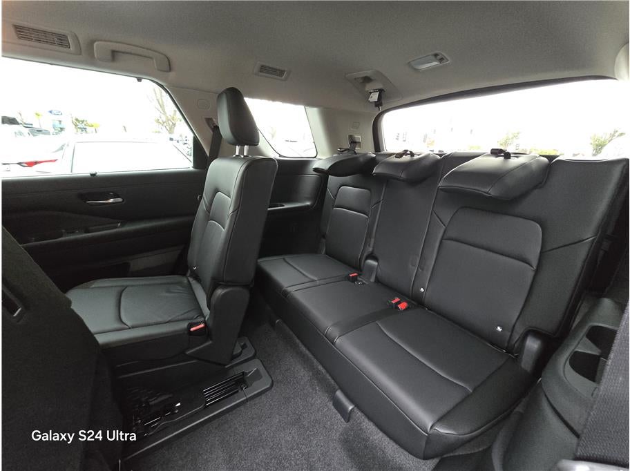 2025 Nissan Pathfinder SL Sport Utility 4D