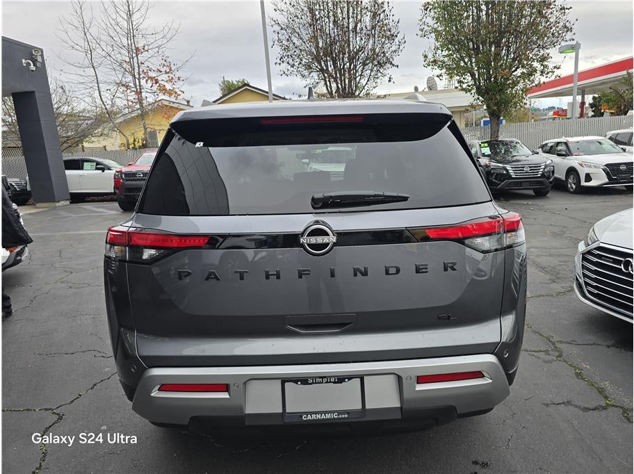2025 Nissan Pathfinder SL Sport Utility 4D