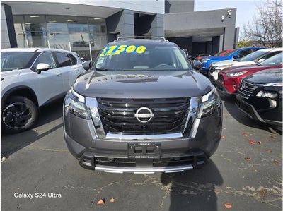 2025 Nissan Pathfinder SL Sport Utility 4D