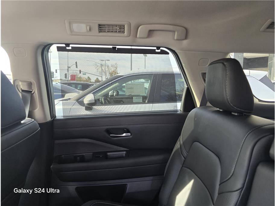 2025 Nissan Pathfinder SL Sport Utility 4D