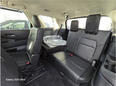 2025 Nissan Pathfinder SL Sport Utility 4D