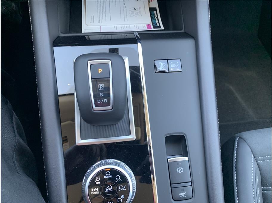 2025 Mitsubishi Outlander PHEV SE Sport Utility 4D