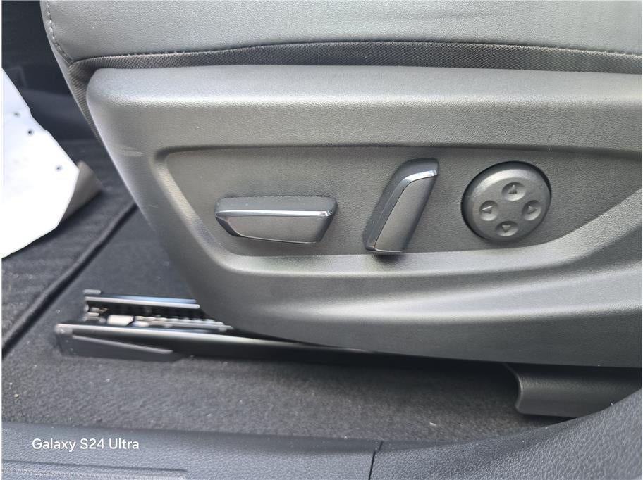 2026 Nissan LEAF PLATINUM PLUS Hatchback 4D