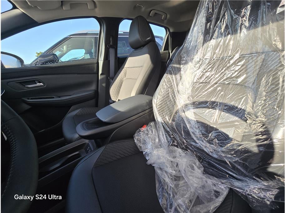 2026 Nissan LEAF PLATINUM PLUS Hatchback 4D