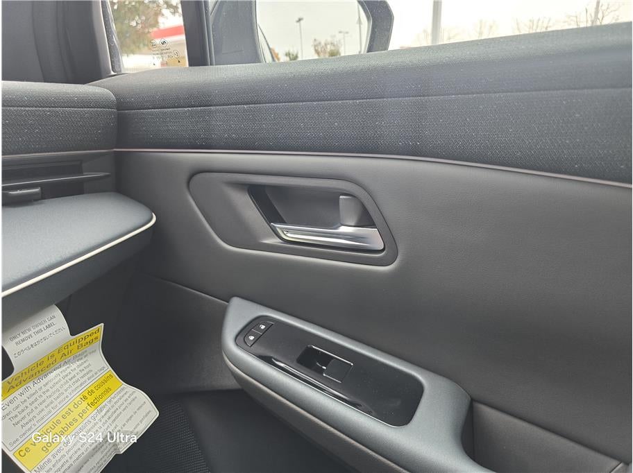 2026 Nissan LEAF PLATINUM PLUS Hatchback 4D