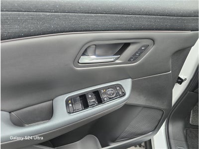 2026 Nissan LEAF PLATINUM PLUS Hatchback 4D