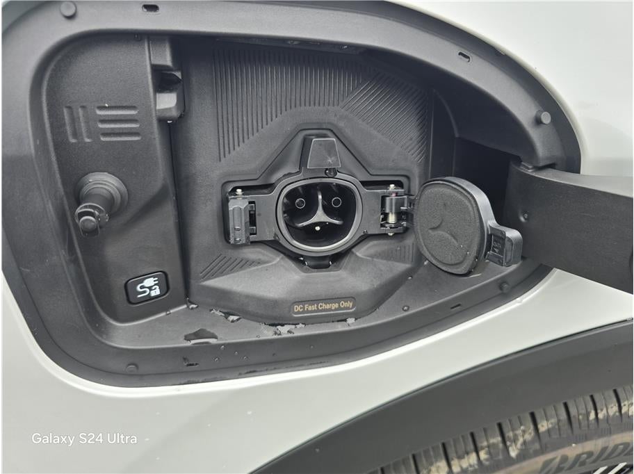 2026 Nissan LEAF PLATINUM PLUS Hatchback 4D