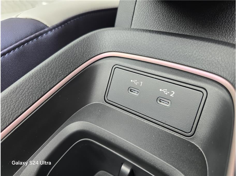 2026 Nissan LEAF PLATINUM PLUS Hatchback 4D