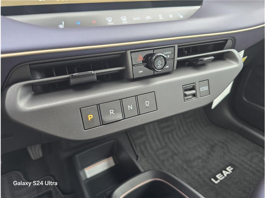 2026 Nissan LEAF PLATINUM PLUS Hatchback 4D