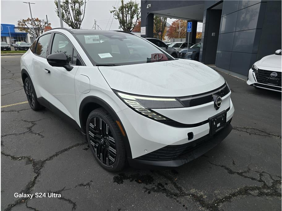 2026 Nissan LEAF PLATINUM PLUS Hatchback 4D