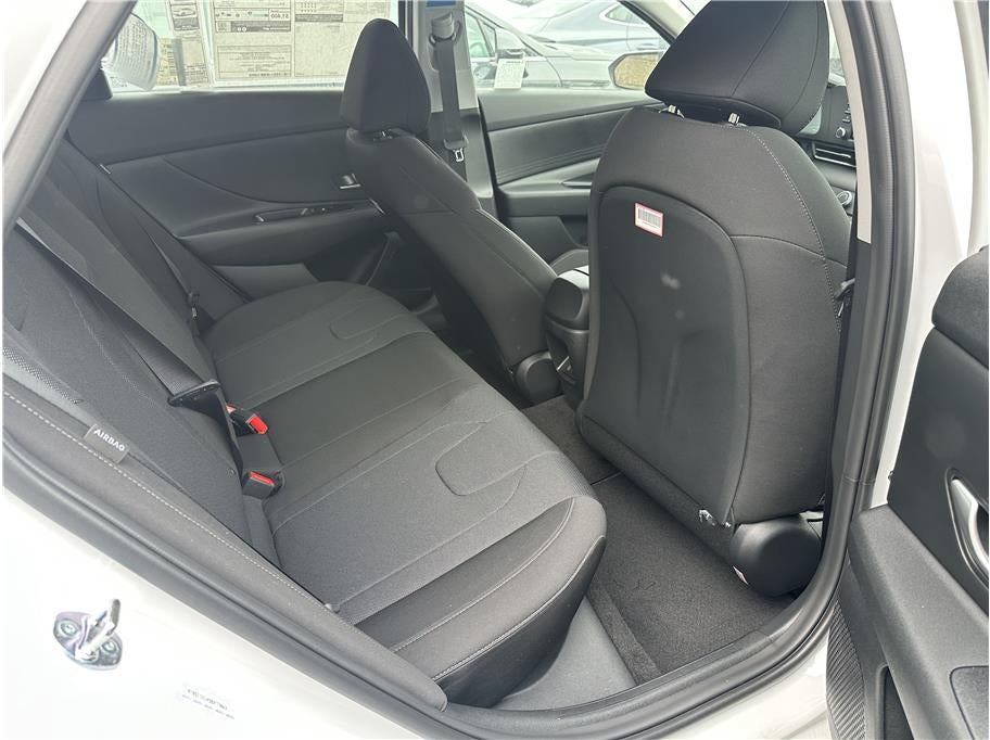 2026 Hyundai Elantra SE Sedan 4D